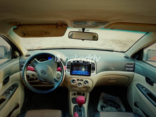 Hyundai Accent 2011 White Automatic Used for Sale in Monufia - 3