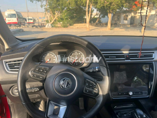 ام جى 5 2022 أحمر CVT مستعملة للبيع في القاهرة - 4