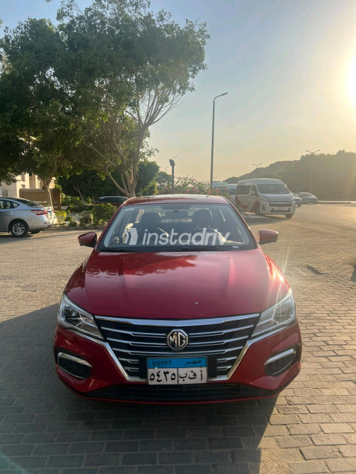 ام جى 5 2022 أحمر CVT مستعملة للبيع في القاهرة - 5