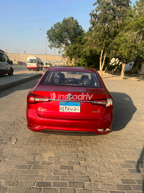 ام جى 5 2022 أحمر CVT مستعملة للبيع في القاهرة - 6
