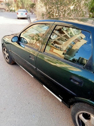 Opel Vectra 1998 Dark Green Automatic Used for Sale in Cairo