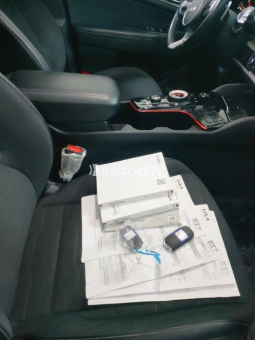 Kia Sportage 2024 Gray Automatic Used for Sale in Faiyum - 8