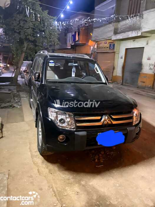 Mitsubishi Pajero 2008 Black Manual Used for Sale in Alexandria - 4