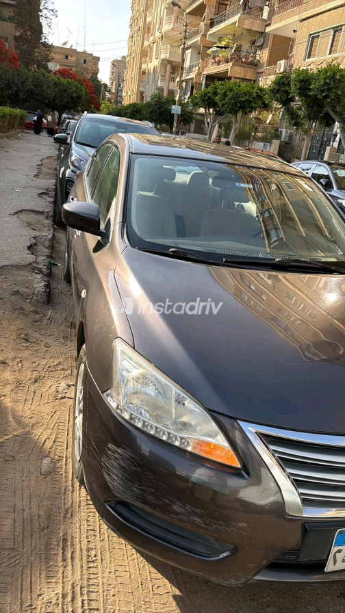 Nissan Sentra 2019 Dark Gray Automatic Used for Sale in Heliopolis - 2