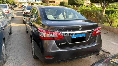 Nissan Sentra 2019 Dark Gray Automatic Used for Sale in Heliopolis - 3