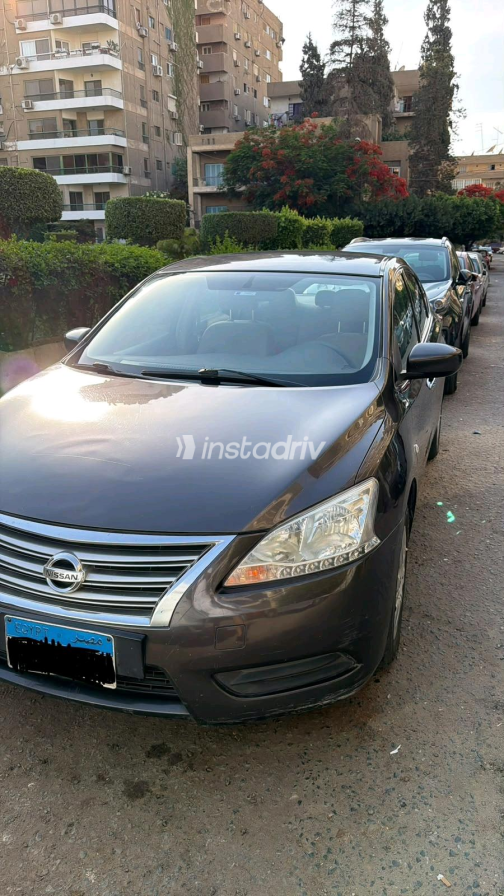 Nissan Sentra 2019 Dark Gray Automatic Used for Sale in Heliopolis - 4