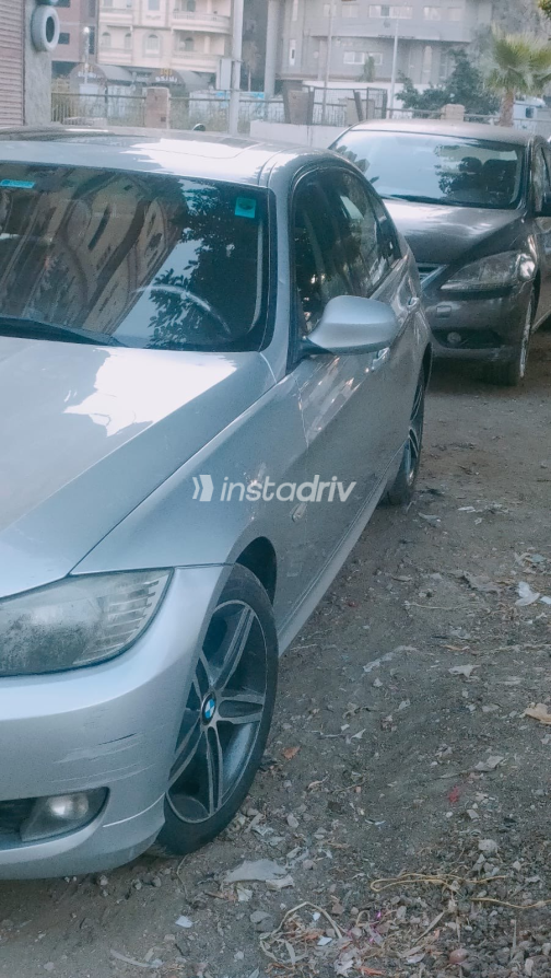 BMW 320 2011 Silver Automatic Used for Sale in Greater Cairo ( Cairo + Giza) - 7