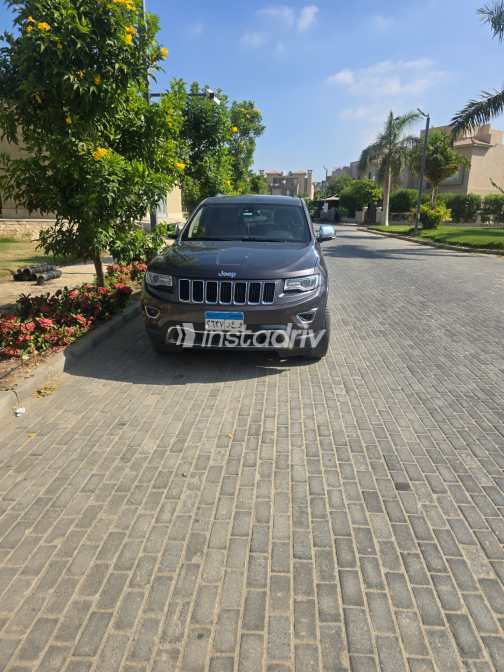 Jeep Grand Cherokee 2017 Gray Automatic Used for Sale in Giza - 1