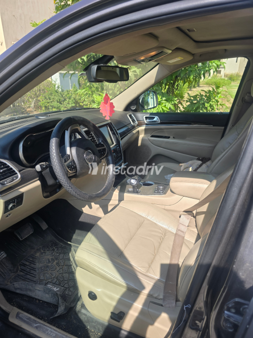 Jeep Grand Cherokee 2017 Gray Automatic Used for Sale in Giza - 2