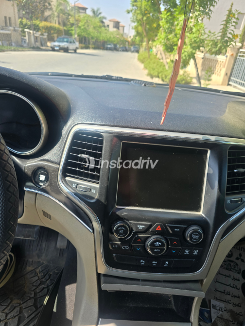 Jeep Grand Cherokee 2017 Gray Automatic Used for Sale in Giza - 6