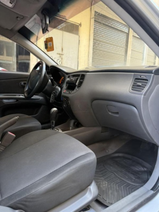 Kia Rio 2009 Silver Automatic Used for Sale in Greater Cairo ( Cairo + Giza)