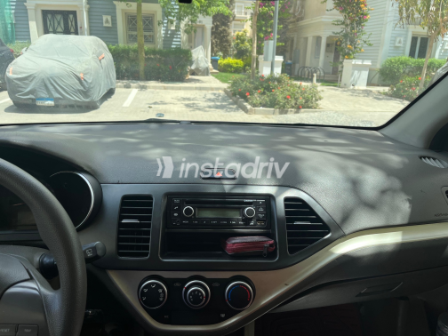 Kia Picanto 2016 Red Automatic Used for Sale in Giza - 9