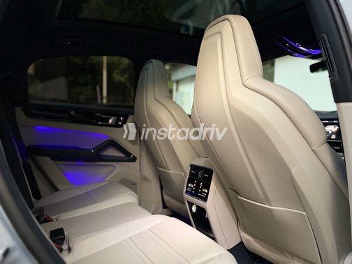 Porsche Cayenne S 2020 Silver Automatic Used for Sale in Nasr city - 3