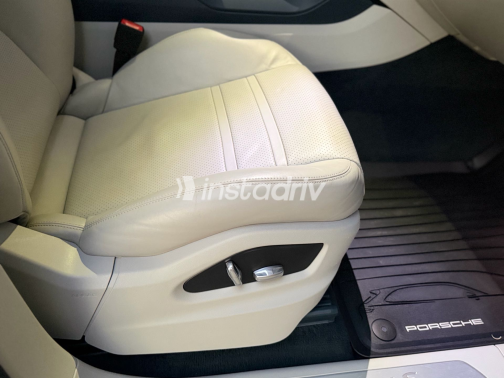 Porsche Cayenne S 2020 Silver Automatic Used for Sale in Nasr city - 4