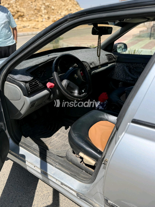 Peugeot 406 1997 Silver Manual Used for Sale in Cairo - 2