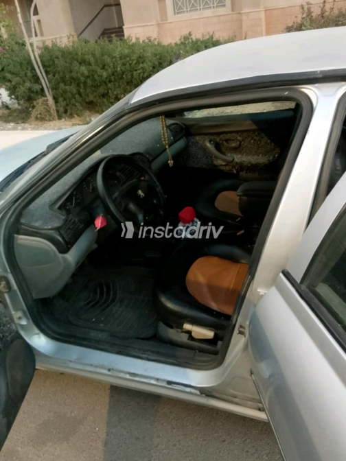 Peugeot 406 1997 Silver Manual Used for Sale in Cairo - 6