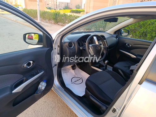 نيسان صنى 2021 فضي أوتوماتيك مستعملة للبيع في الجيزة - 8