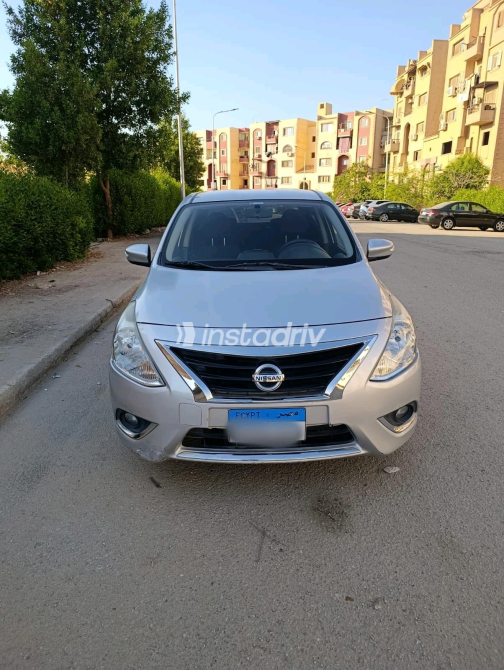 نيسان صنى 2021 فضي أوتوماتيك مستعملة للبيع في الجيزة - 10