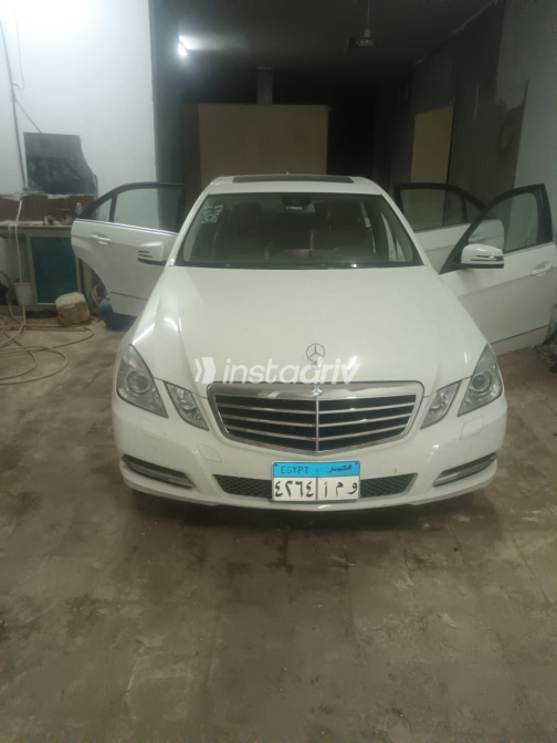 Mercedes E 200 2011 White Automatic Used for Sale in Helwan - 6