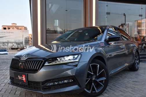 سكودا سوبيرب 2022 رمادي أوتوماتيك مستعملة للبيع في الجيزة - 10