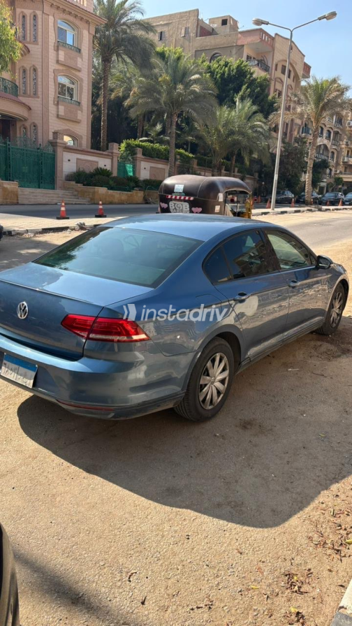 فولكس فاغن باسات 2019 أزرق أوتوماتيك مستعملة للبيع في المقطم - 2
