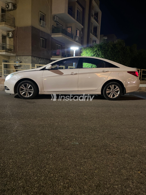 Hyundai Sonata 2011 White Automatic Used for Sale in Cairo - 3