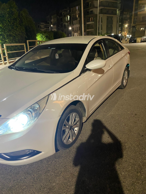 Hyundai Sonata 2011 White Automatic Used for Sale in Cairo - 4