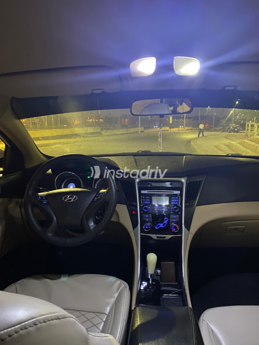 Hyundai Sonata 2011 White Automatic Used for Sale in Cairo - 7