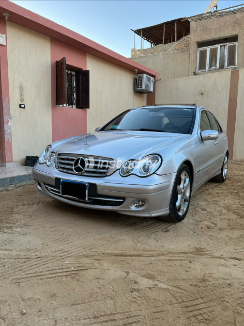 Mercedes C 200 2006 Silver Automatic Used for Sale in Ismailia - 2