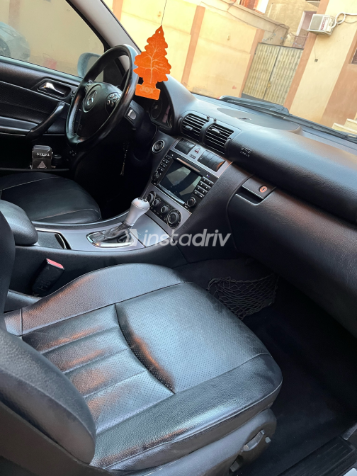 Mercedes C 200 2006 Silver Automatic Used for Sale in Ismailia - 6