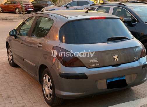 Peugeot 308 2011 Gray Manual Used for Sale in Giza - 4