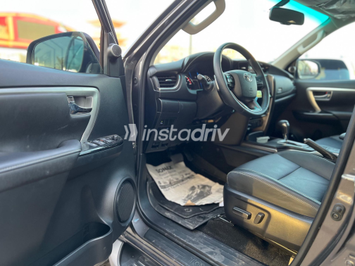 Toyota Fortuner 2023 Brown Automatic Used for Sale in Nasr city - 4