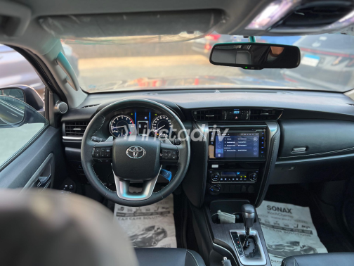 Toyota Fortuner 2023 Brown Automatic Used for Sale in Nasr city - 10