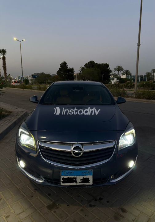 Opel Insignia 2017 White Automatic Used for Sale in Cairo - 5