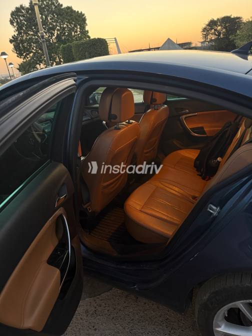 Opel Insignia 2017 White Automatic Used for Sale in Cairo - 9