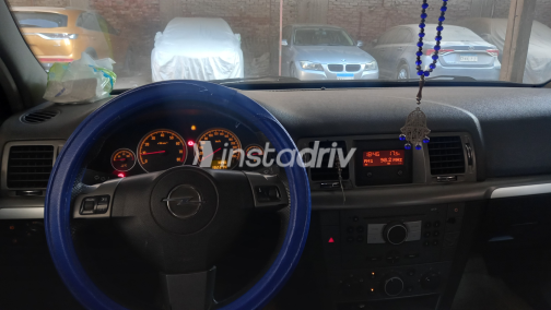 Opel Vectra 2007 Gray Manual Used for Sale in Giza - 6