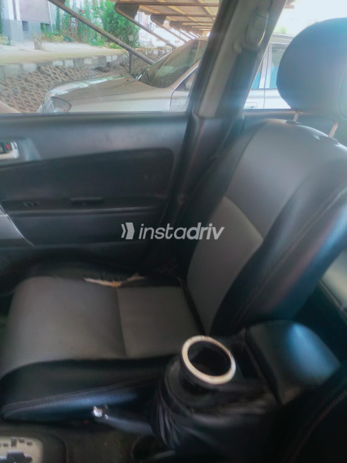 Daihatsu Gran max 2009 Silver Automatic Used for Sale in Ismailia - 3