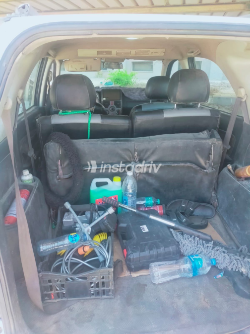 Daihatsu Gran max 2009 Silver Automatic Used for Sale in Ismailia - 8