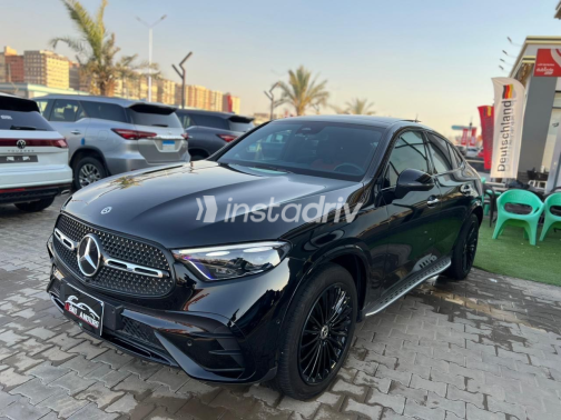 مرسيدس GLC 300 2025 أسود أوتوماتيك مستعملة للبيع في مدينة نصر - 4