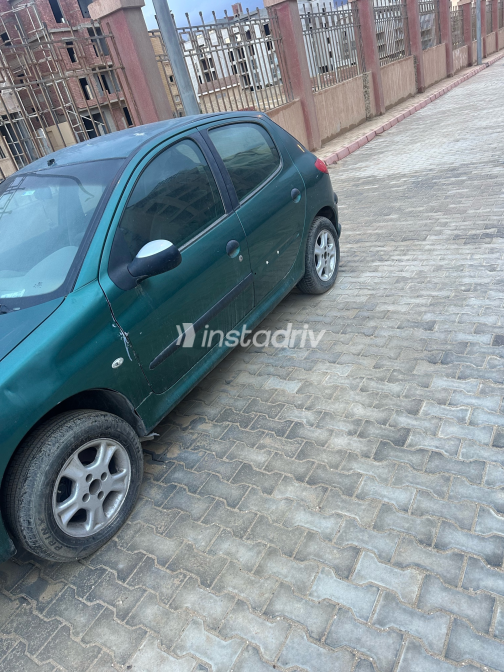 Peugeot 206 2001 Green Manual Used for Sale in Giza - 3