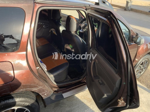 Renault Duster 2018 Mocha Automatic Used for Sale in Ismailia - 4