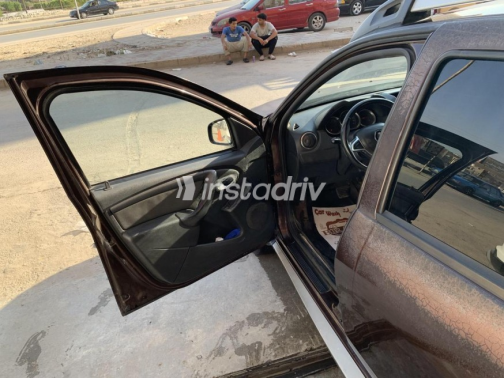 Renault Duster 2018 Mocha Automatic Used for Sale in Ismailia - 7