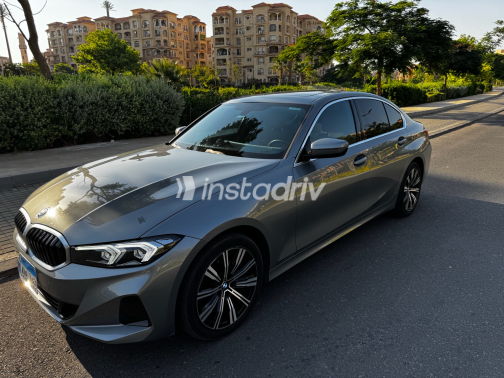 BMW 320 2024 Silver Automatic Used for Sale in Madinaty - 4