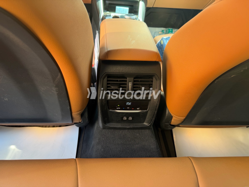 BMW 320 2024 Silver Automatic Used for Sale in Madinaty - 8
