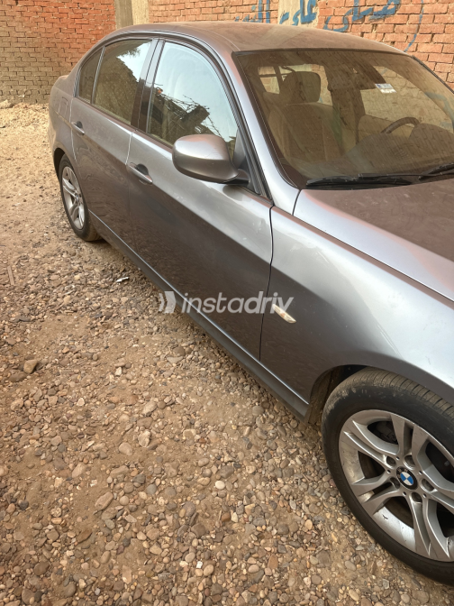 BMW 318 2012 Gray Manual Used for Sale in Sheraton - 4
