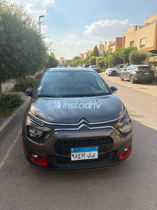 سيتروين C3 2023 رمادي أوتوماتيك مستعملة للبيع في الجيزة - 2