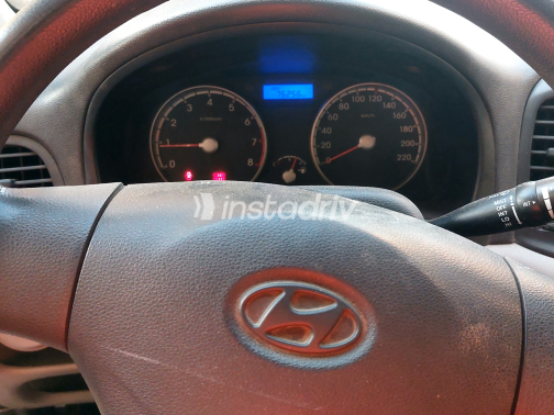Hyundai Accent 2011 White Manual Used for Sale in Nasr city - 6