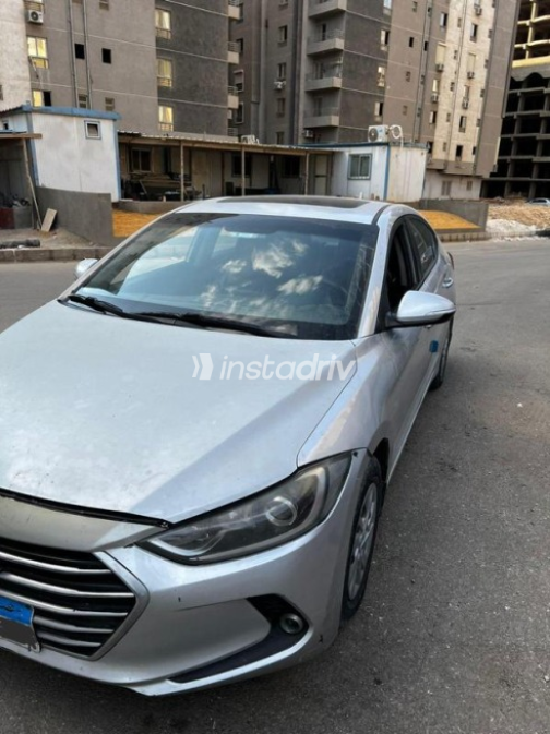 Hyundai Elantra 2019 Silver Automatic Used for Sale in Nasr city - 3
