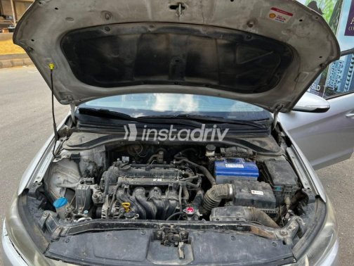 Hyundai Elantra 2019 Silver Automatic Used for Sale in Nasr city - 8