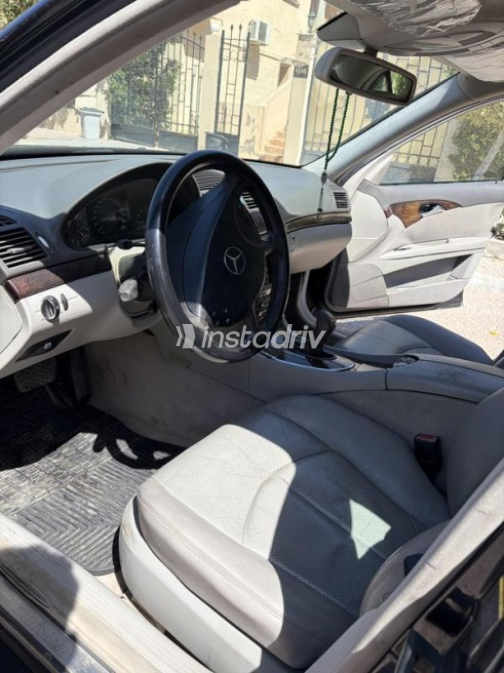 مرسيدس E 240 2003 أزرق أوتوماتيك مستعملة للبيع في الإسكندرية - 5